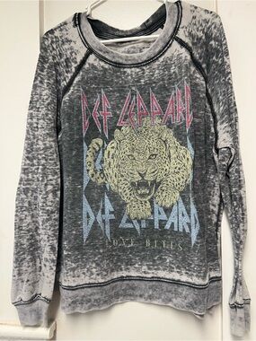 Black & Gray Graphic Pullover Sweatshirt